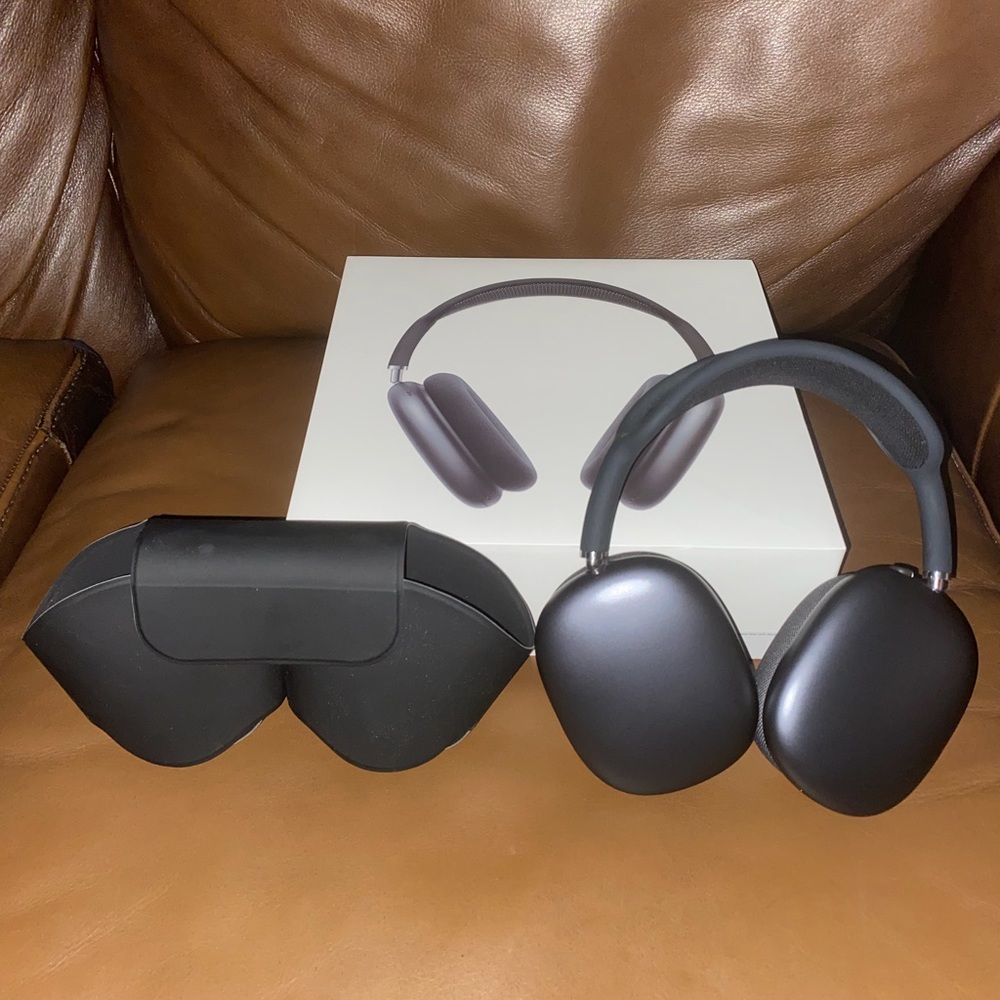 Airpod Max HeadPhones - Space Gray